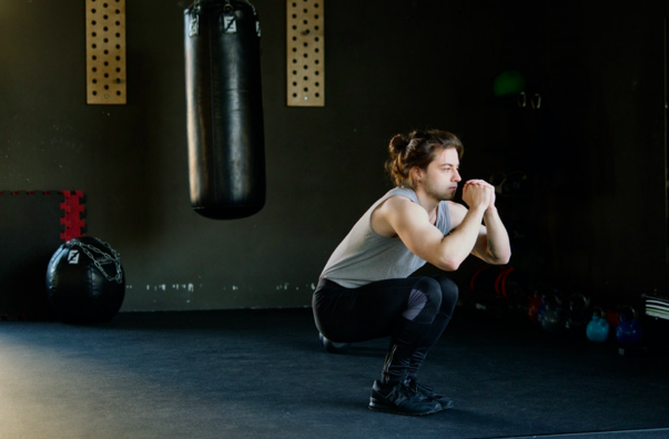 berolahraga ringan untuk pasien COVID-19 tanpa gejala. 