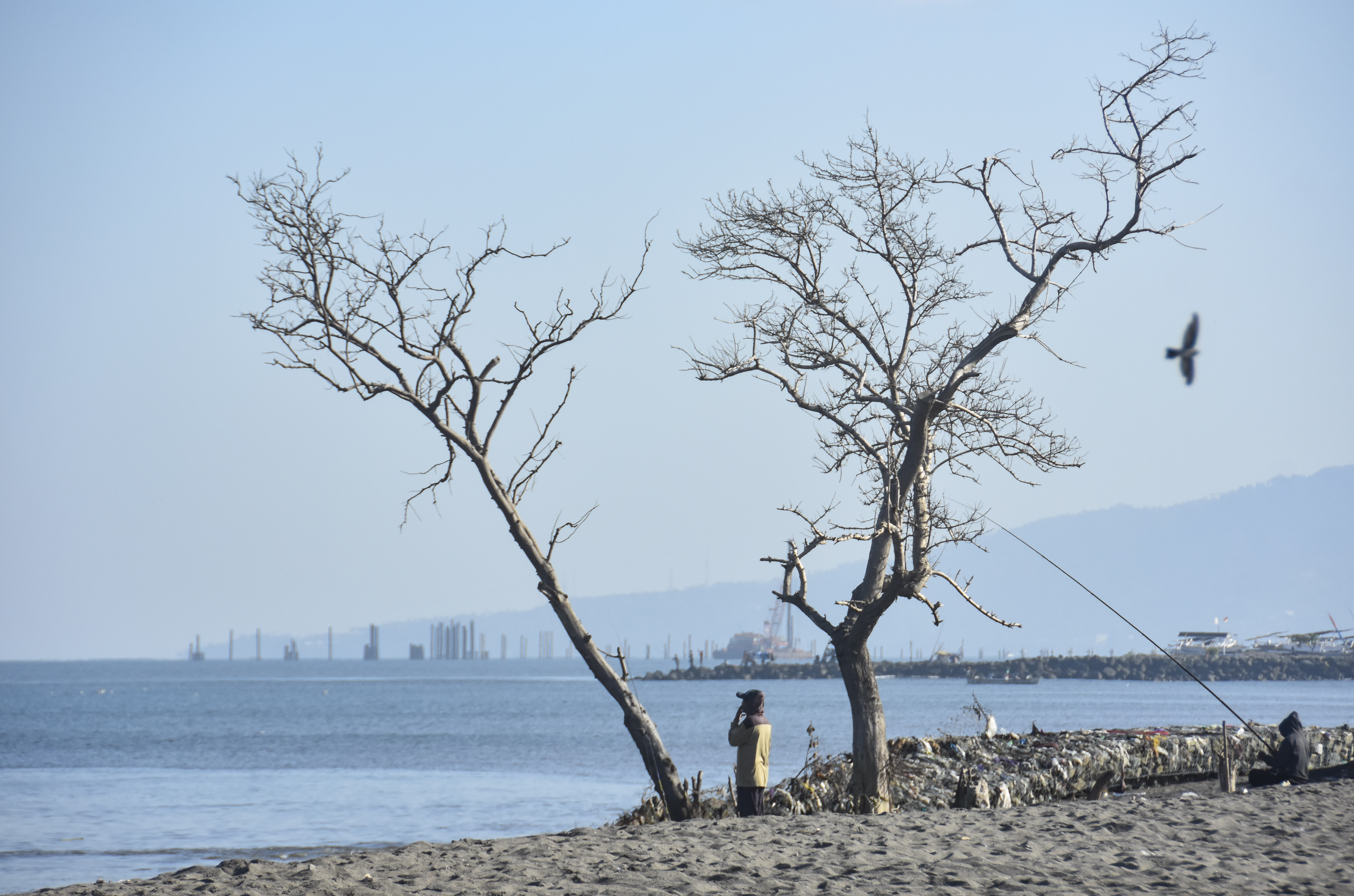 Pemandangan di Pantai Loang Baloq, Kecamatan Sekarbela, Mataram, NTB, Kamis (21/7). Wilayah NTB mulai masuk puncak musim kemarau.