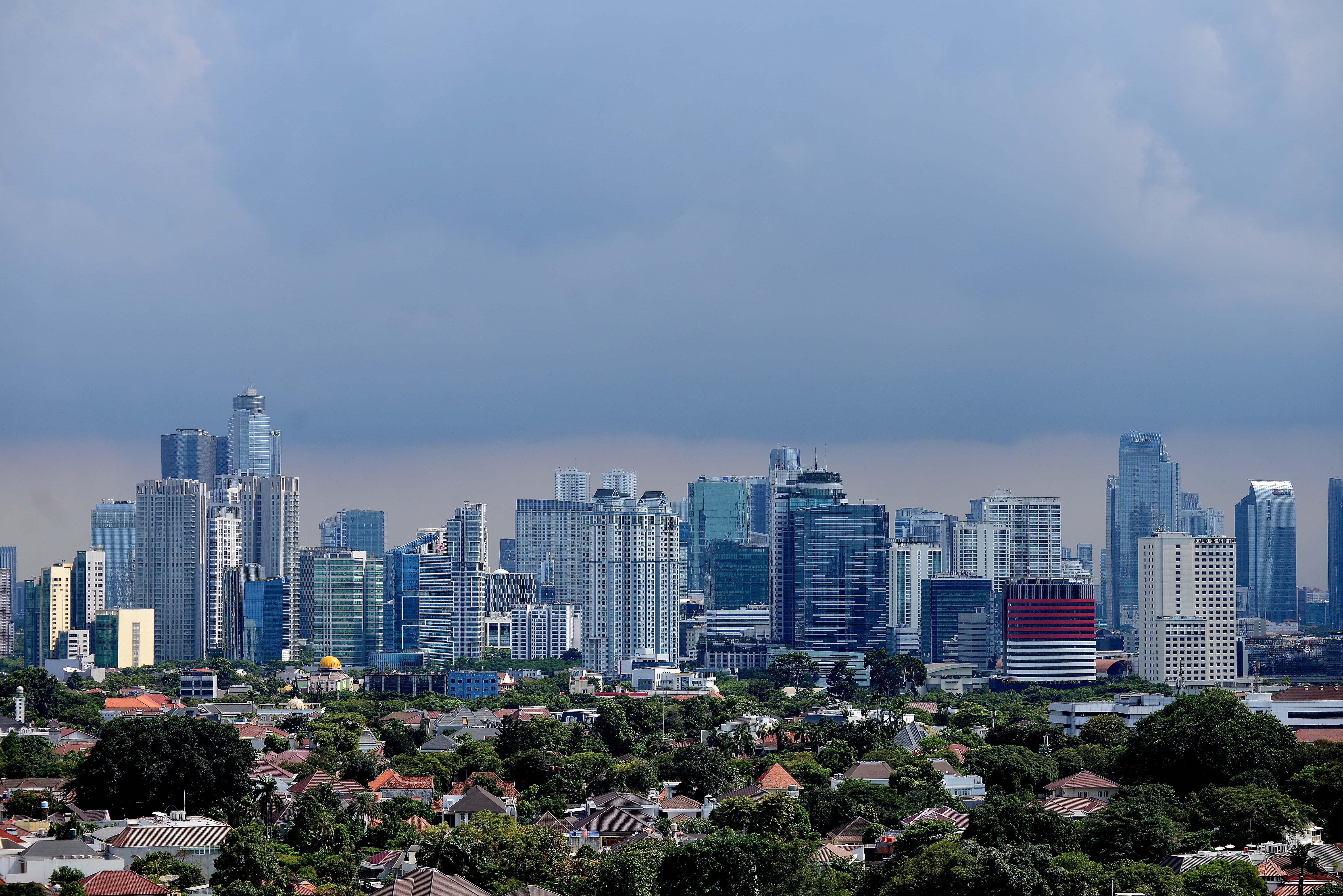 Deretan gedung-gedung perkantoran di kawasan bisnis di Jakarta.