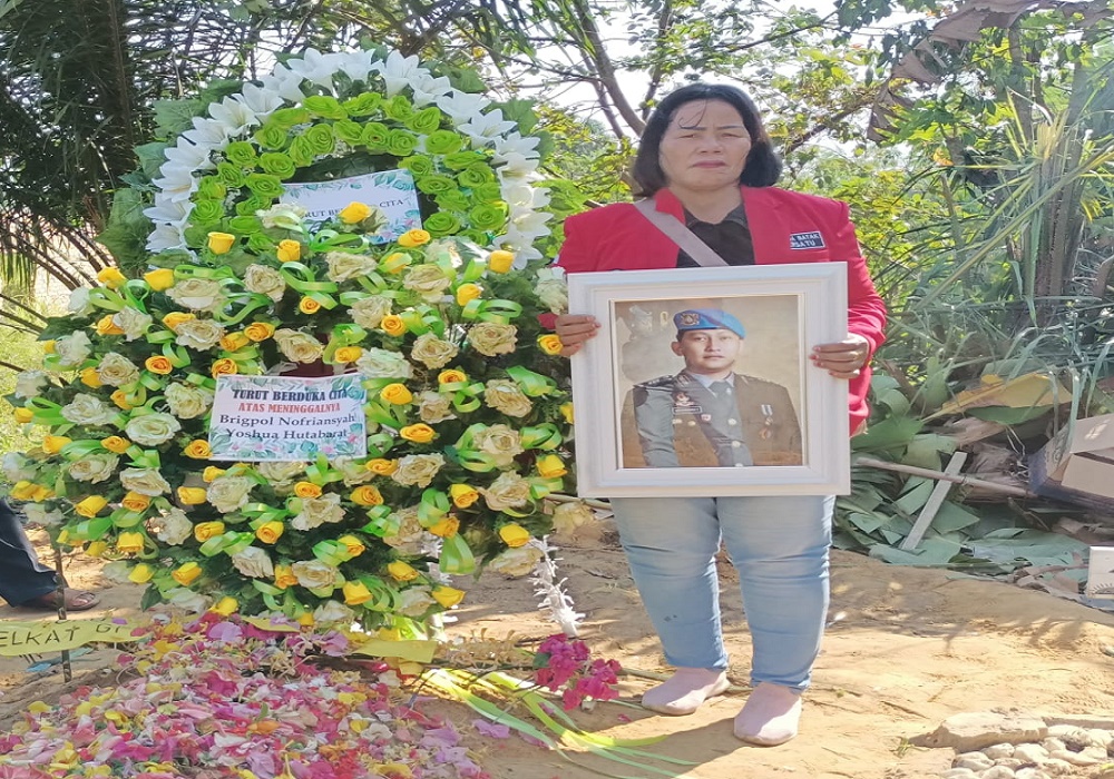 Makam Brigpol Nofrianyah Yosua Hutabarat di TPU Kristiani, Desa Suka Makmur, Kecamatan Sungai Bahar, Jambi.