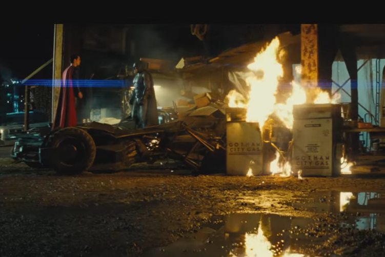 Cuplikan Batman v Superman: Dawn of Justice.