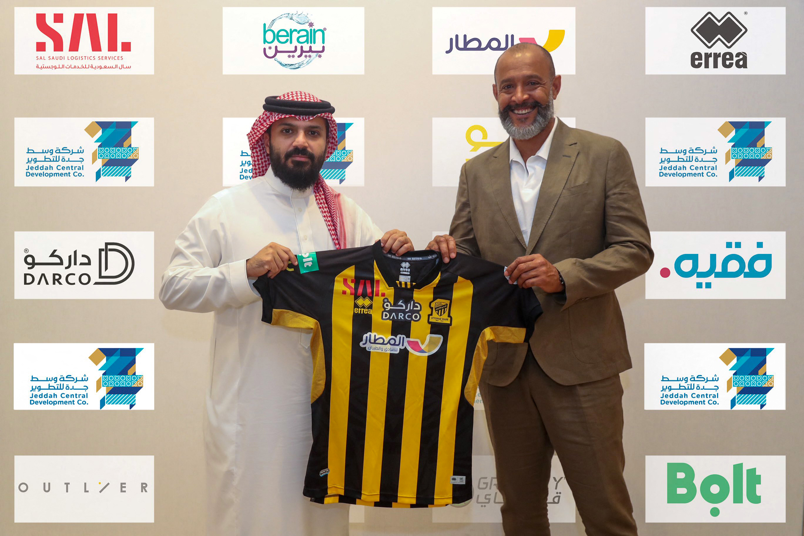 Pelatih asal Portugal Nuno Espirito Santo (kanan) dikontrak klub Arab Saudi Al Ittihad