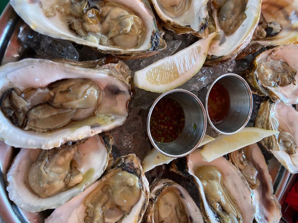 Pacific Oyster dari Sumatra menjadi menu andalan karena tekstur dagingnya yang agak tebal dan relatif manis.