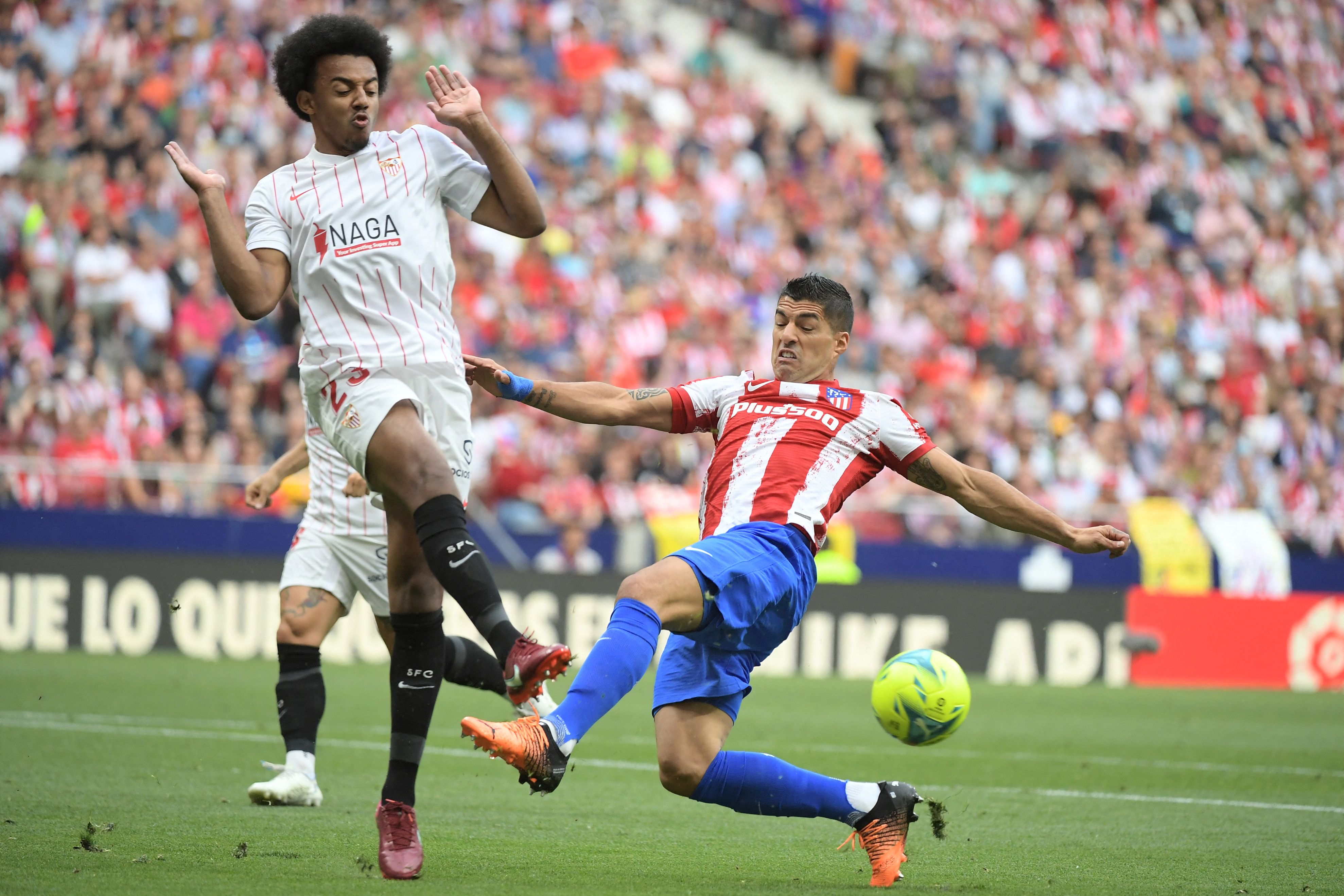 Bek Sevilla Jules Kounde (kiri)