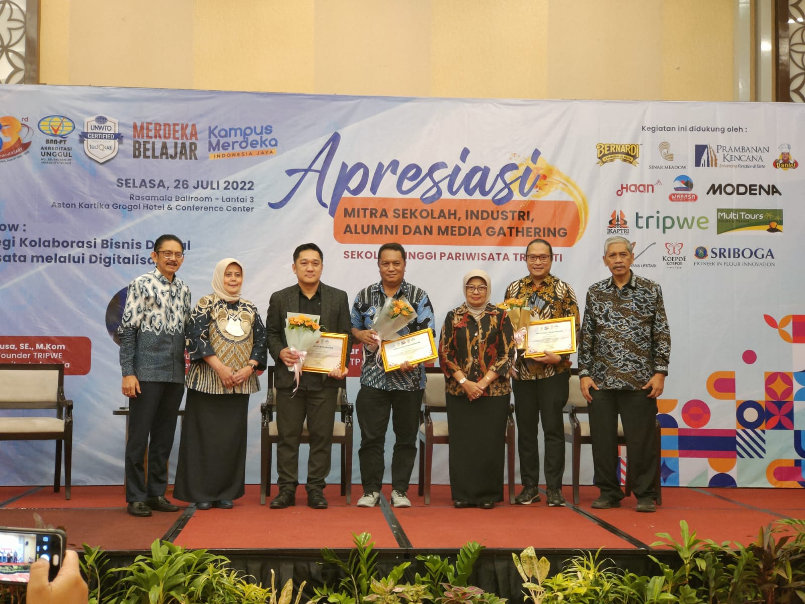 Talk Show 'Strategi Kolaborasi Bisnis Digital Pariwisata melalui Digitalisasi', yang digelar oleh Sekolah Tinggi Pariwisata (STP) Trisakti.