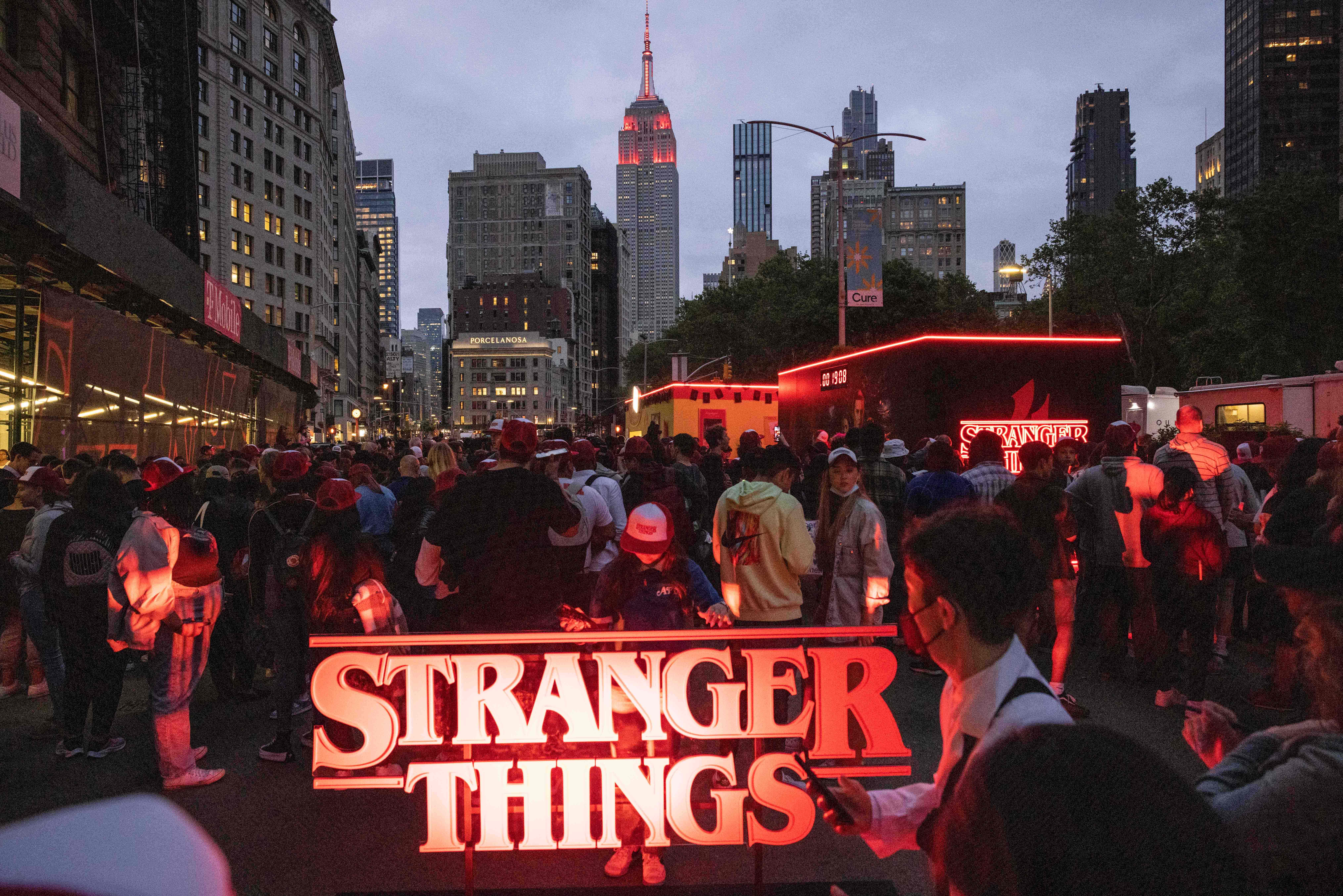 Jumpa penggemar Stranger Things di Flatiron Plaza, New York.