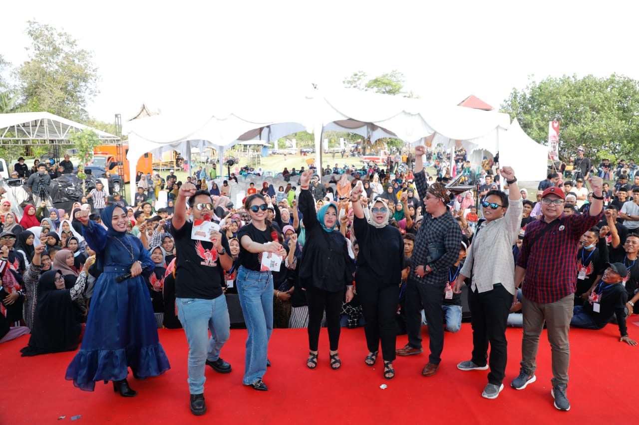 Gemuruh Dukungan Warga Desa Sumbar untuk Ganjar di 2024