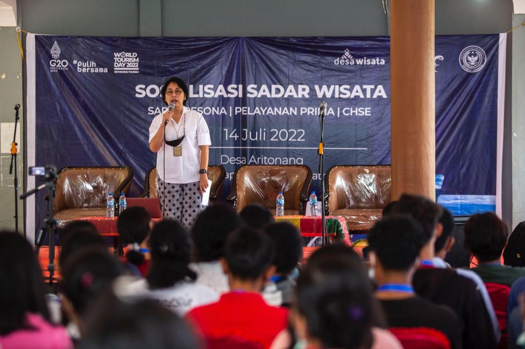 Sosialisasi Sadar Wisata di Tapanuli Utara dan Karo