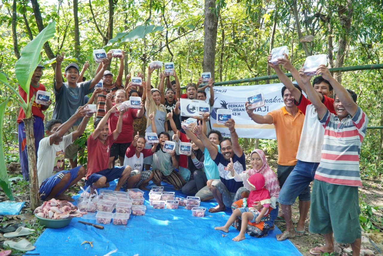 Penerima hewan kurban yang dikirimkan BPKH ke seluruh indonesia.