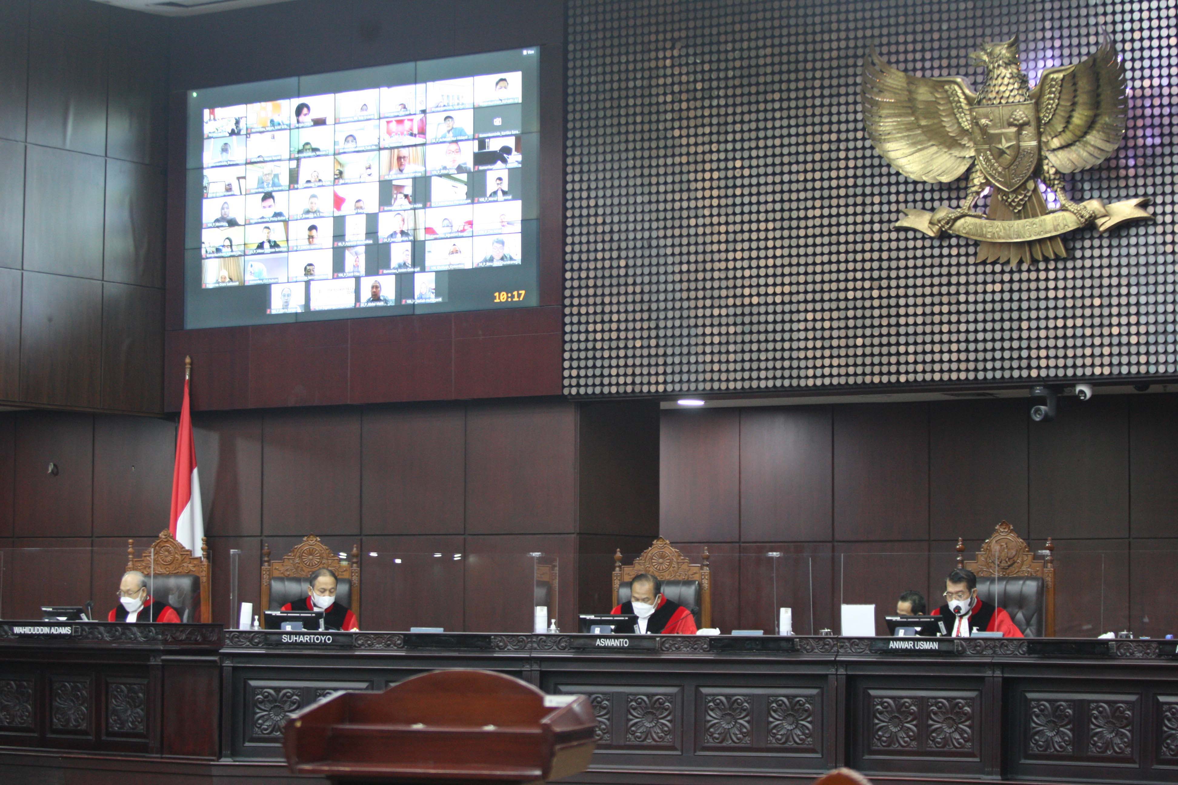Ilustrasi persidangan di Mahkamah Konstitusi