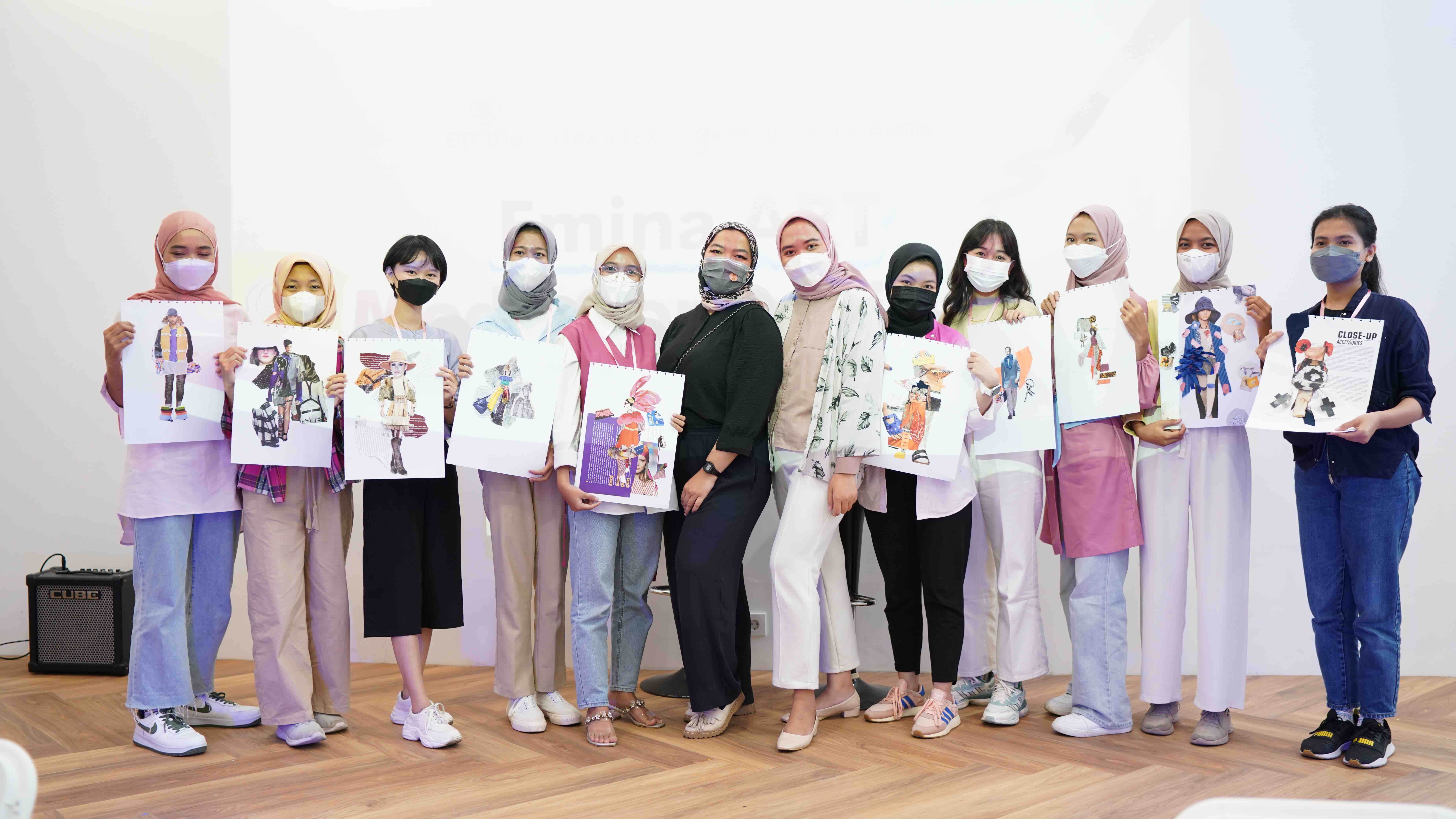 Dewan Juri Emina Art Mode 2022 bersama 10 finalis dan karyanya