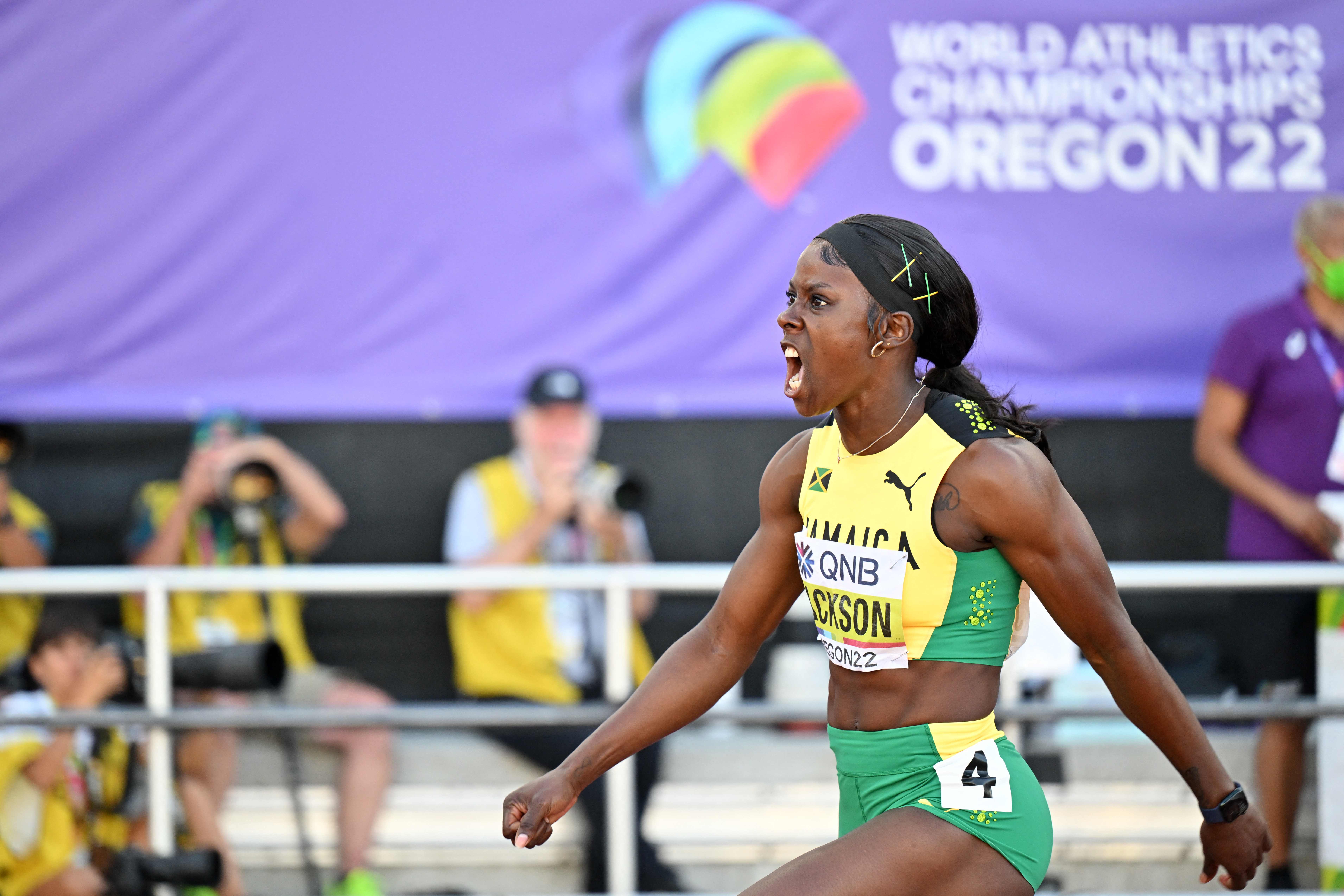 Reaksi pelari Jamaica Shericka Jackson saat menjuarai lari 200 m putri pada Kejuaran Atletik Dunia di Eugene, Oregon, AS, Kamis (21/7).