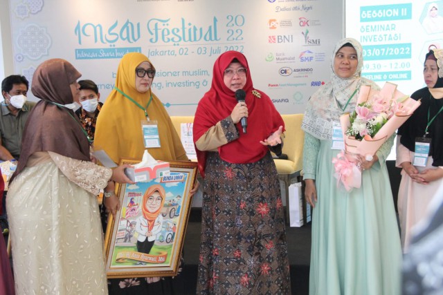 Anggota Komisi XI DPR RI Anis Byarwati saat mengikuti kegiatan INSAV Festival di Jakarta