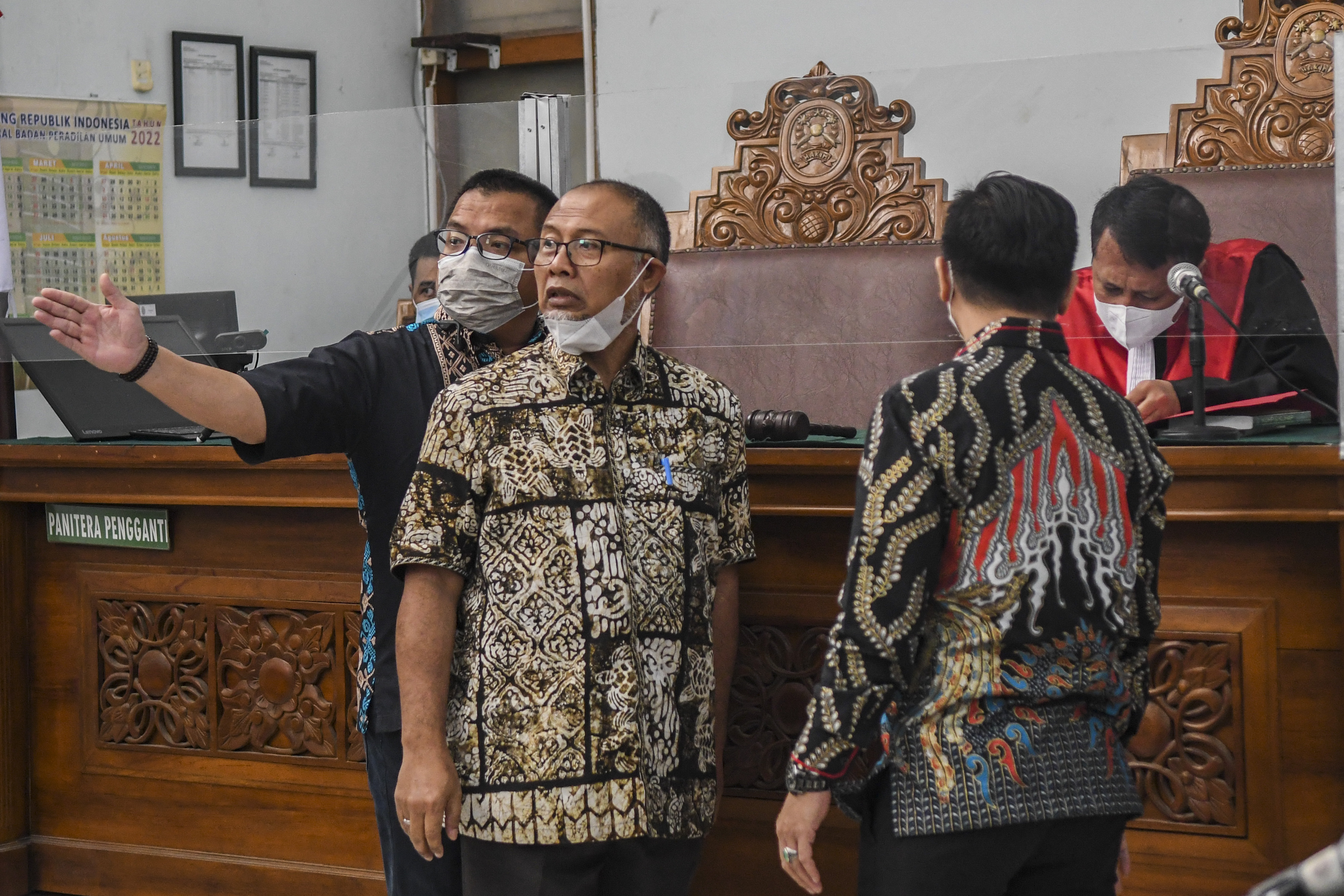 Kuasa hukum Mardani H Maming, Bambang Widjojanto, saat mengikuti sidang praperadilan.