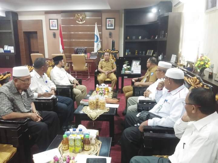 Rapat antara Wali Kota Ternate Tauhid Soleman bersama PHBI dan MUI Kota Ternate untuk menetapkan 10 Zulhijjah.