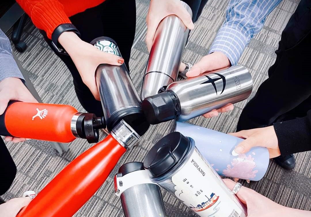 QNET mengadakan aksi kampanye di sosial media, dengan nama #BottleSelfieChallenge.