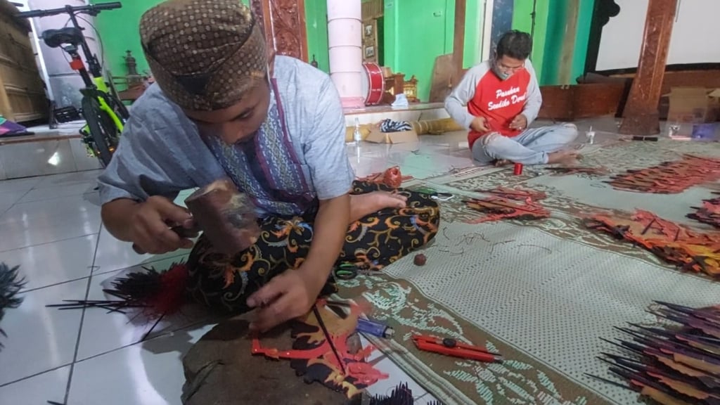 Proses pembuatan wayang di Sanggar Wayang Gogon, Solo