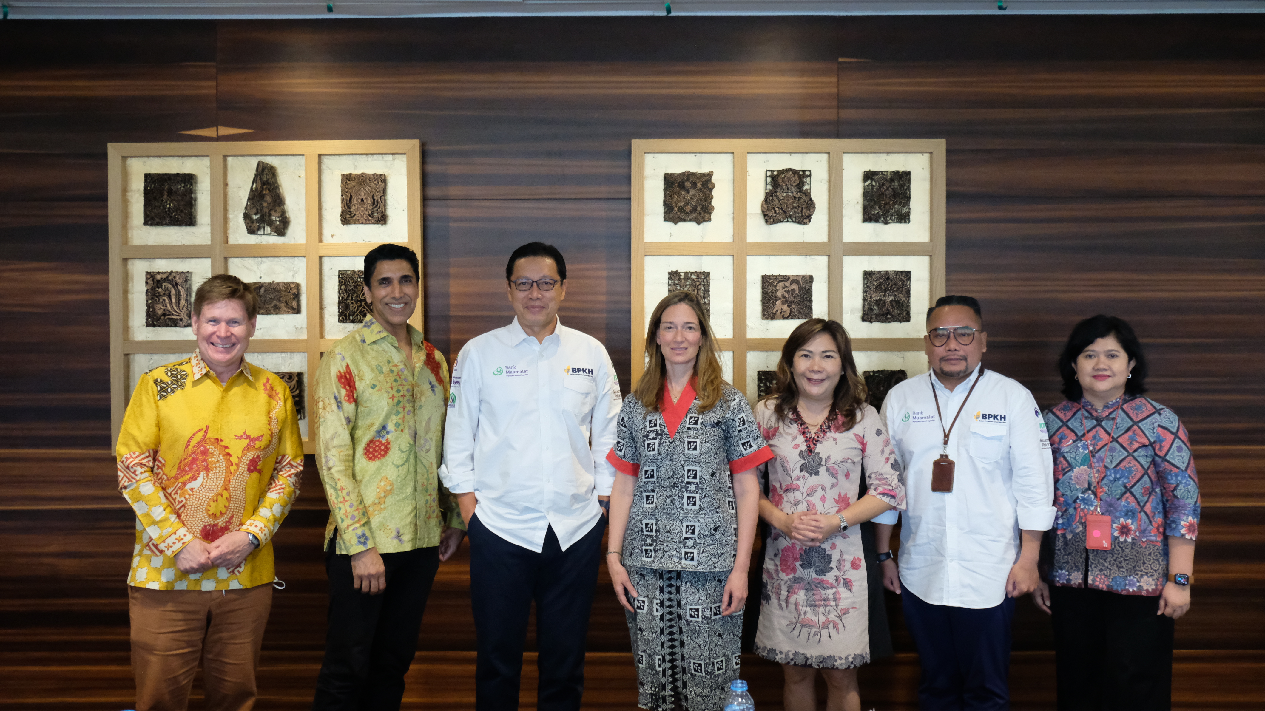 Kunjungan manajemen Sun Life ke Bank Muamalat.