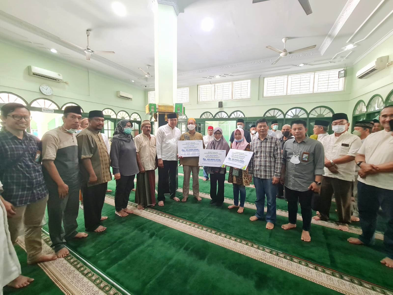 Ahli Waris Kader Posyandu di Bekasi Mendapat Santunan