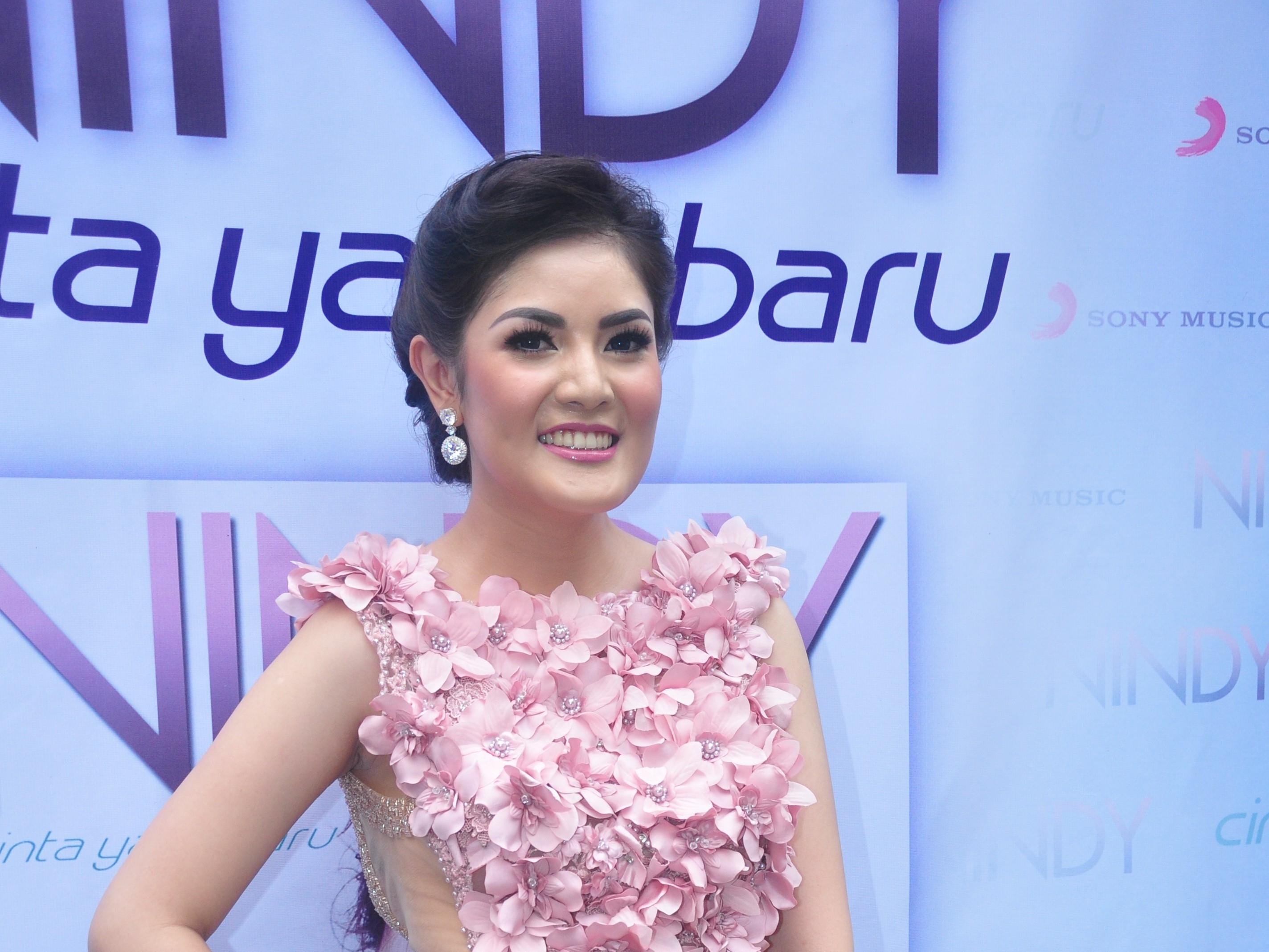 Penyanyi Nindy Ayunda Tunjuk  Johnson Panjaitan sebagai Kuasa Hukum 