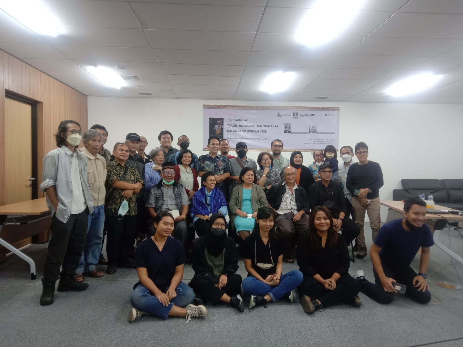 Peserta diskusi dwi bulanan yang diselenggarakan Asosiasi Tradisi Lisan (ATL).