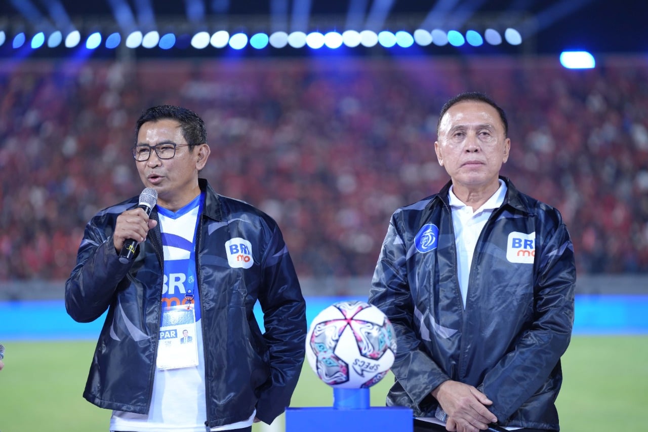 Wakil Direktur Utama BRI Catur Budi Harto dan Ketua PSSI Mochamad Iriawan pada press conference launching BRI Liga 1, Sabtu (23/7), 