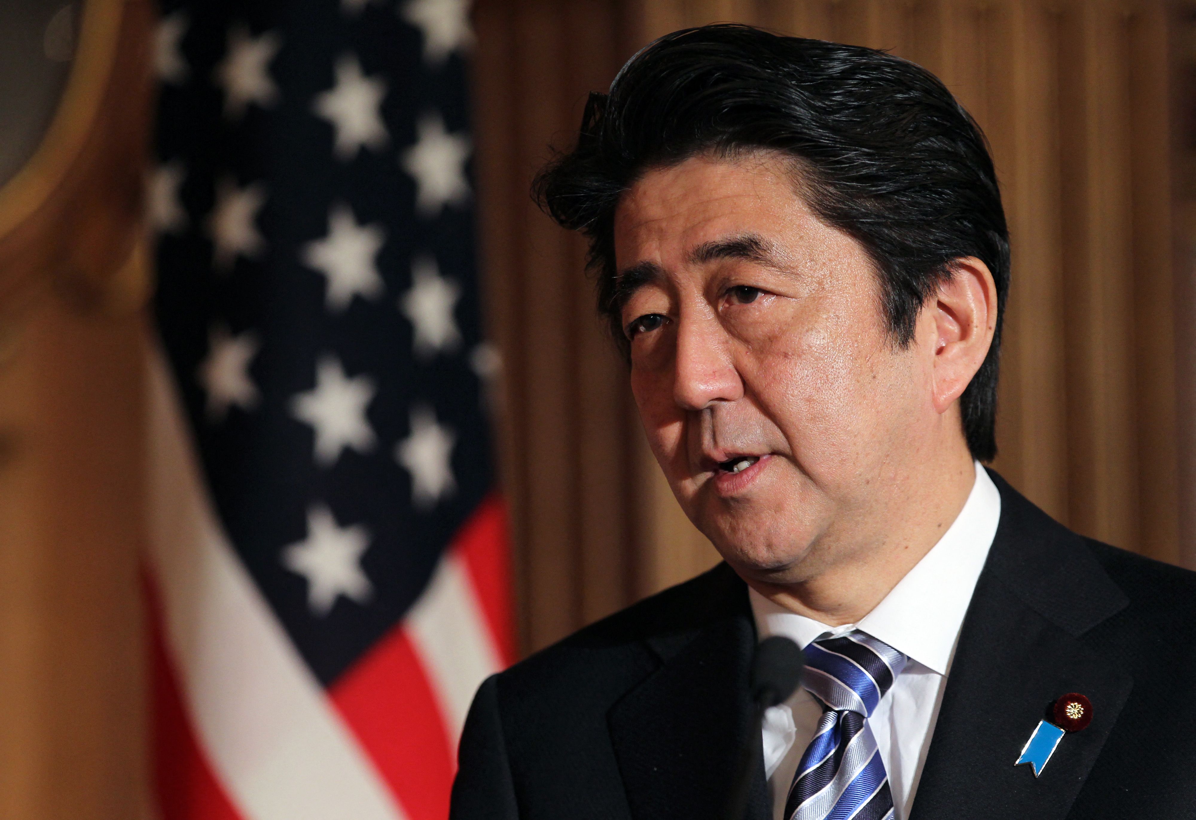 Mantan Perdana Menteri Jepang Shinzo Abe meninggal dunia usai ditembak di Nara, Jepang, Jumat (8/7).  