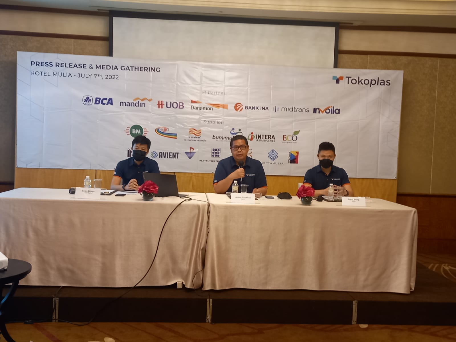 CEO Tokoplas Antoni Gunawan (tengah) pada acara Media Gathering yang digelar di Hotel Mulia Senayan, Jakarta, Kamis (7/7).