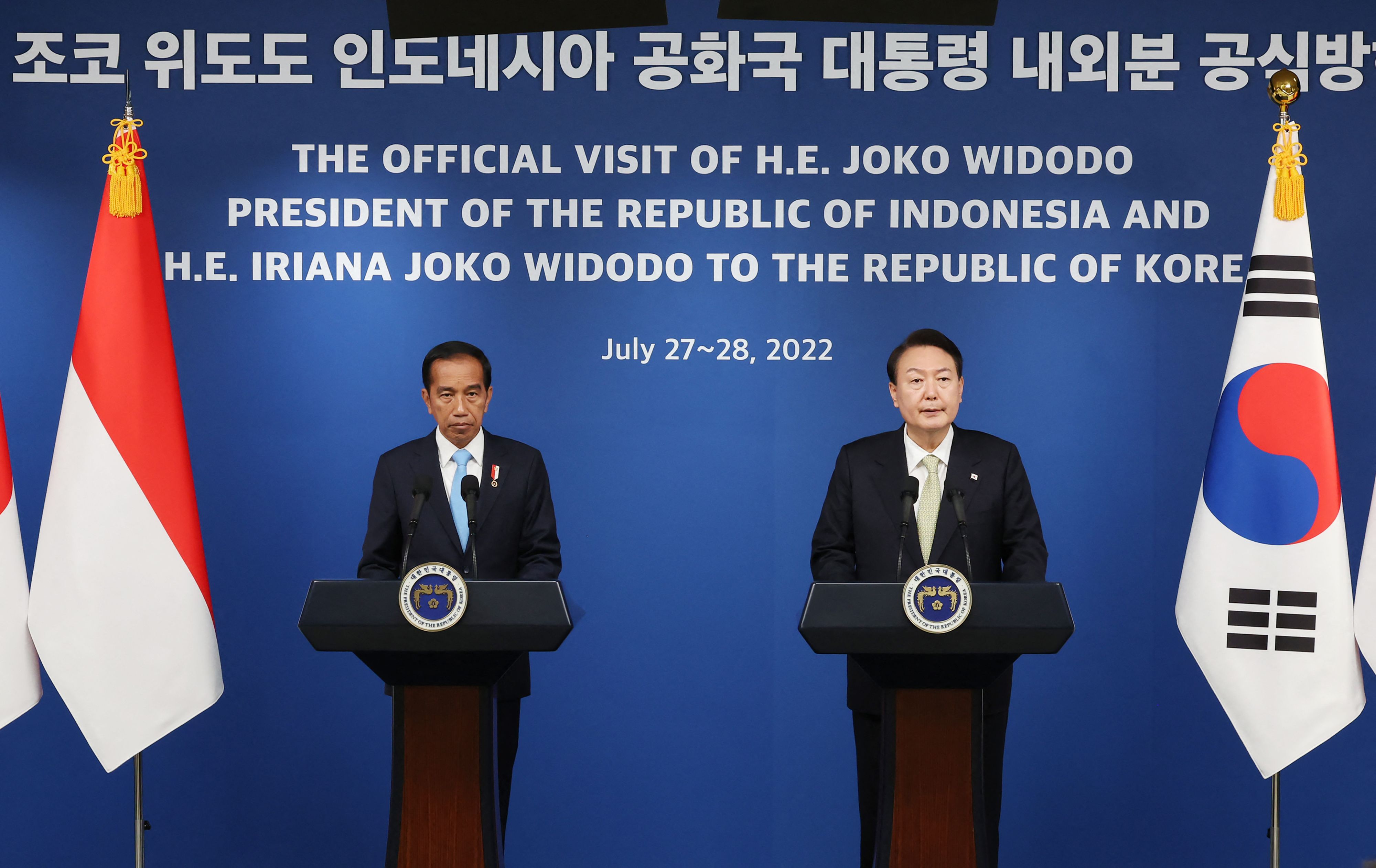 PRESIDEN Joko Widodo bersama Presiden Korsel Yoon Suk-yeol
