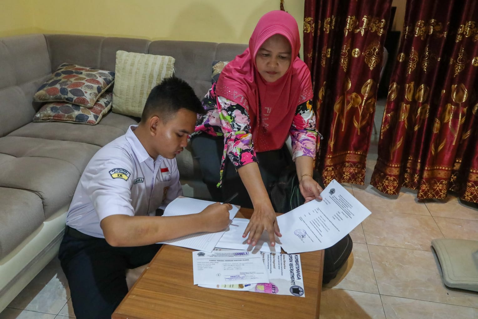 Pemprov Jateng telah mengeluarkan kebijakan adanya anak yatim/piatu akibat Covid-19 mendapat kemudahan bisa diterima melalui jalur afirmasi.