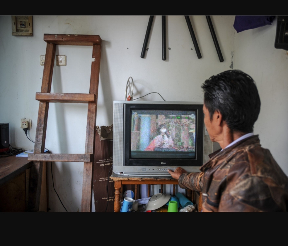 Kominfo menegaskan untuk menikmati siaran TV digital tidak harus membeli TV digital. 