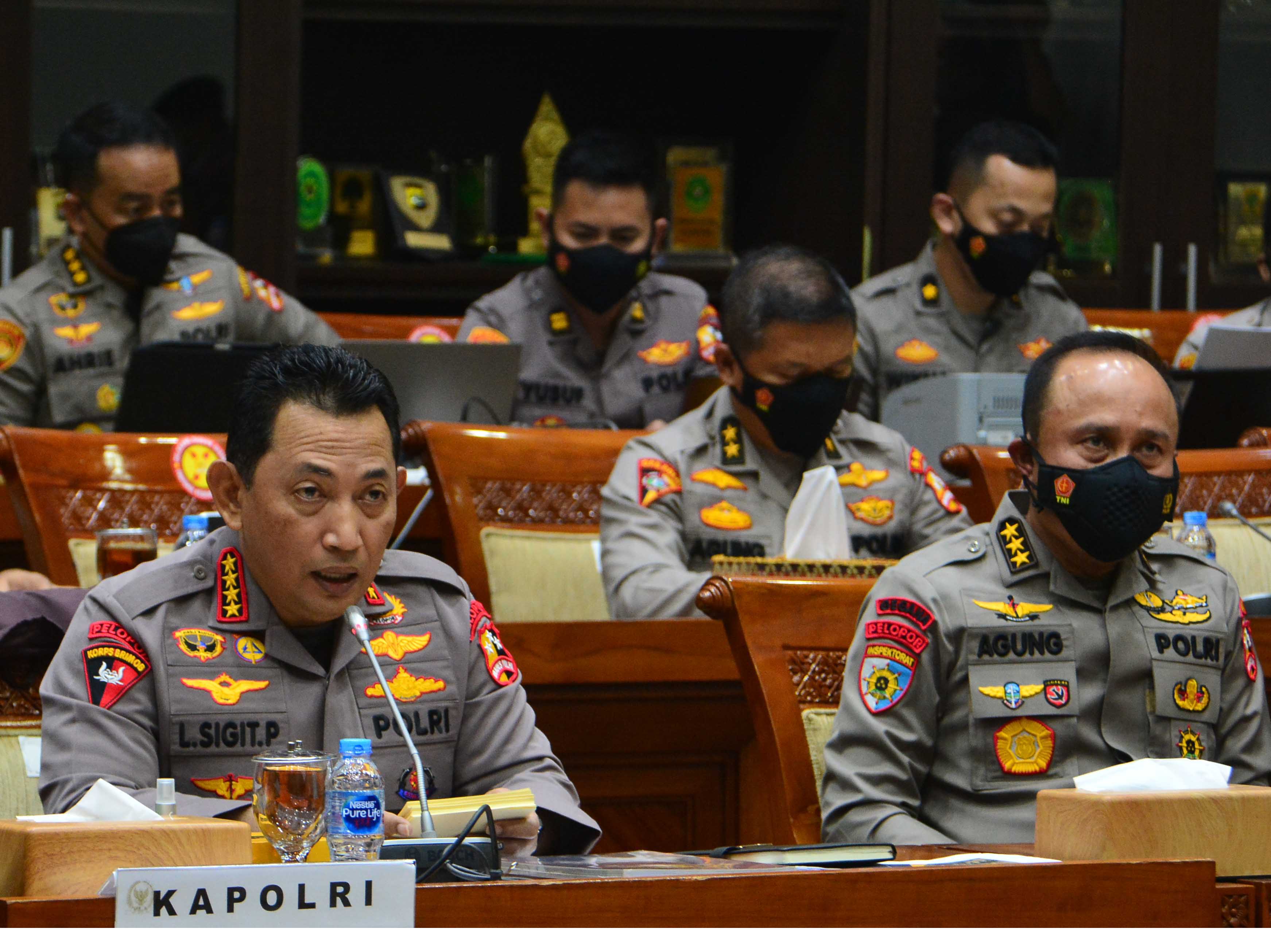 Kapolri Jenderal Listyo Sigit Prabowo saat mengikuti rapat kerja bersama Komisi III DPR RI di Kompleks Parlemen Senayan, Jakarta.