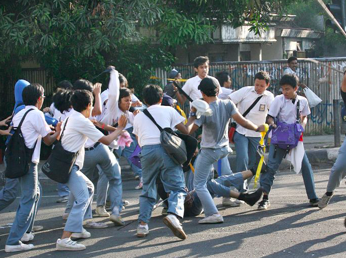 Tawuran pelajar SMA di Jakarta.