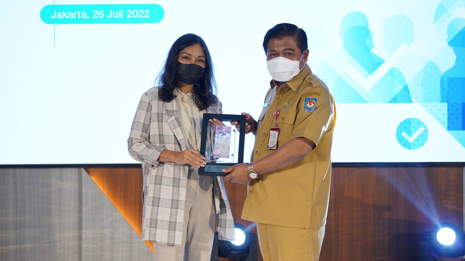 Dwina Septiani Wijaya, Dirut Peruri  dan Suhajar Diantoro, Sekjen Kemendagri