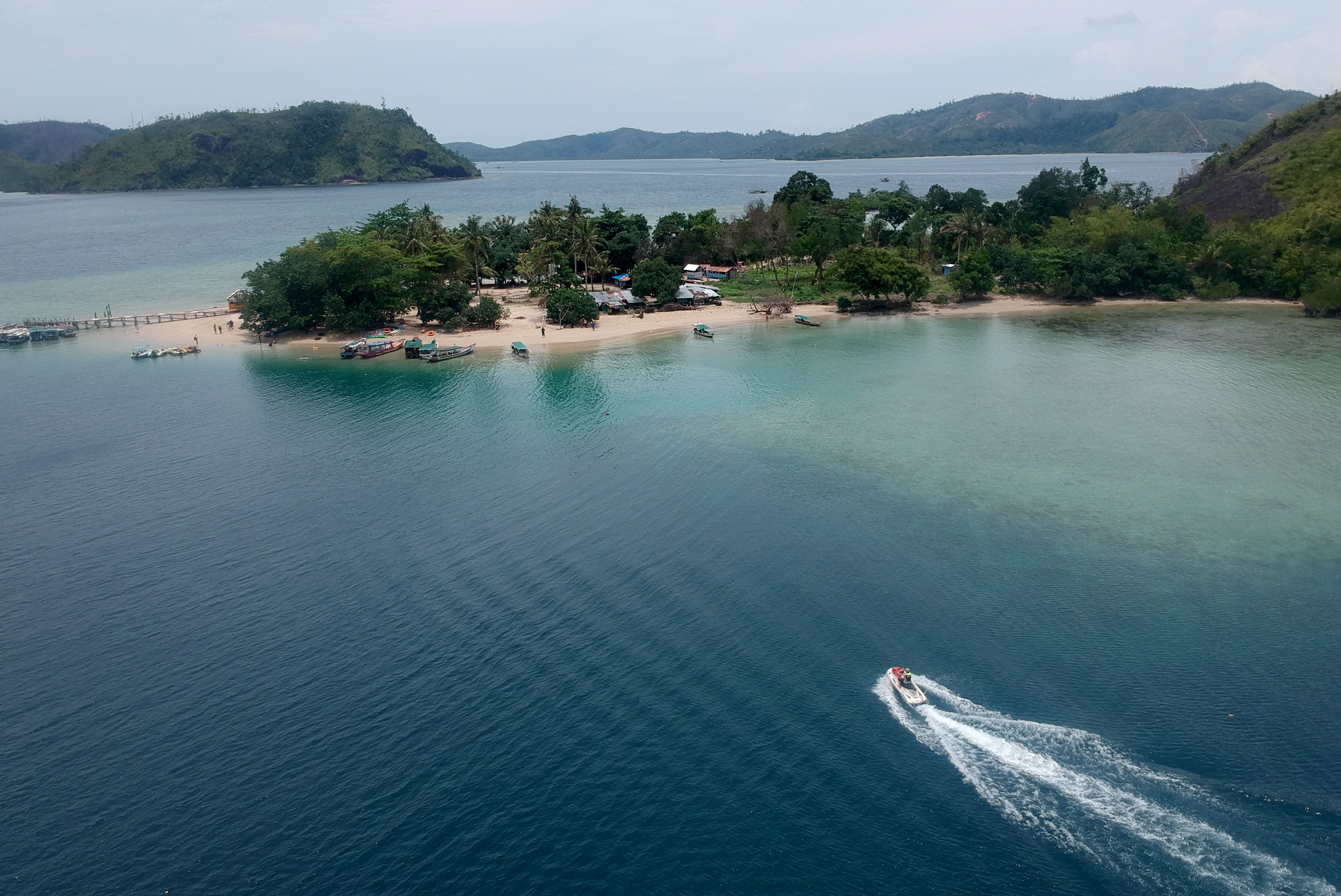Objek wisata kawasan Mandeh yang berada di Kabupaten Pesisir Selatan, Sumatra Barat.