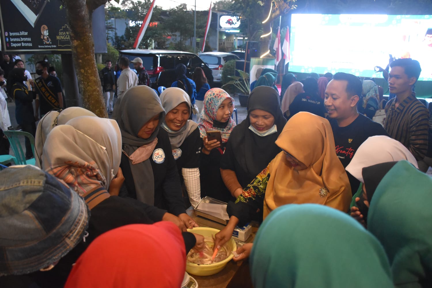 Menparekraf Sandiaga Uno menghadiri pelatihan UMKM yang digelar oleh Gekrafs Jatim bekerja sama dengan Yayasan Indonesia Setara (YIS).