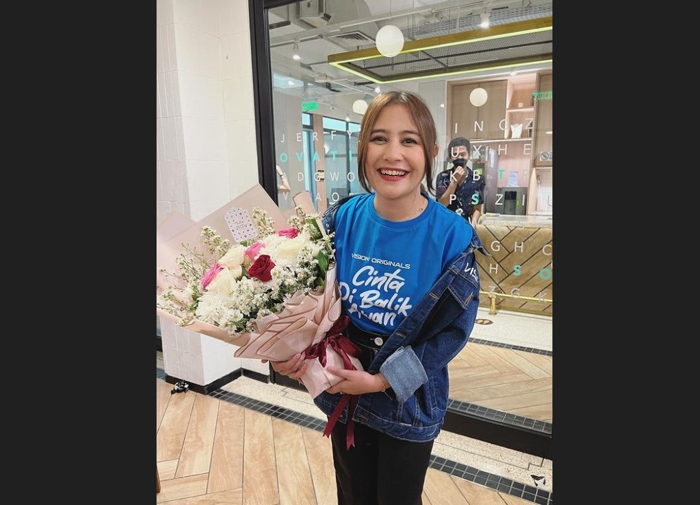Prilly Latuconsina Mengaku Lebih Senang Bekerja di Belakang Layar