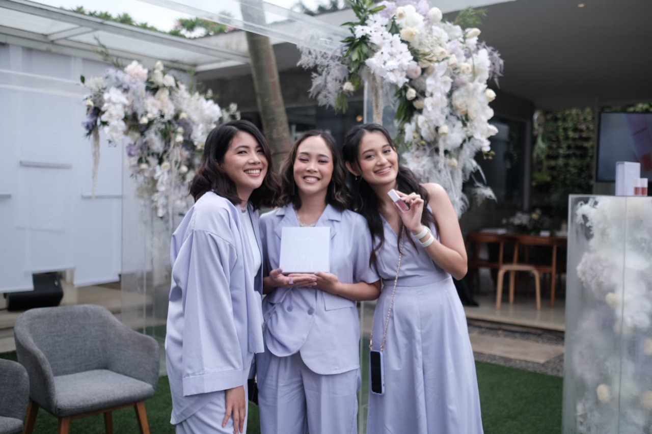 model beauty brand Aeluna