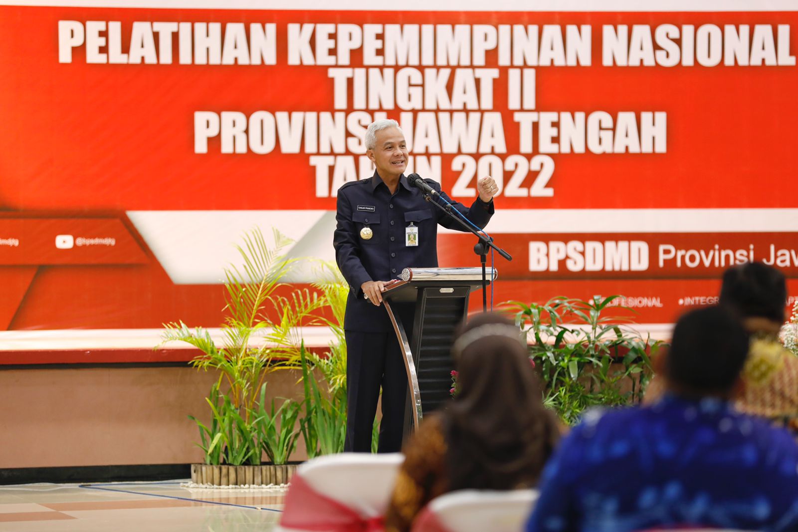 Gubernur Jawa Tengah Ganjar Pranowo membuka Pelatihan Kepemimpinan Nasional Tingkat II Jateng