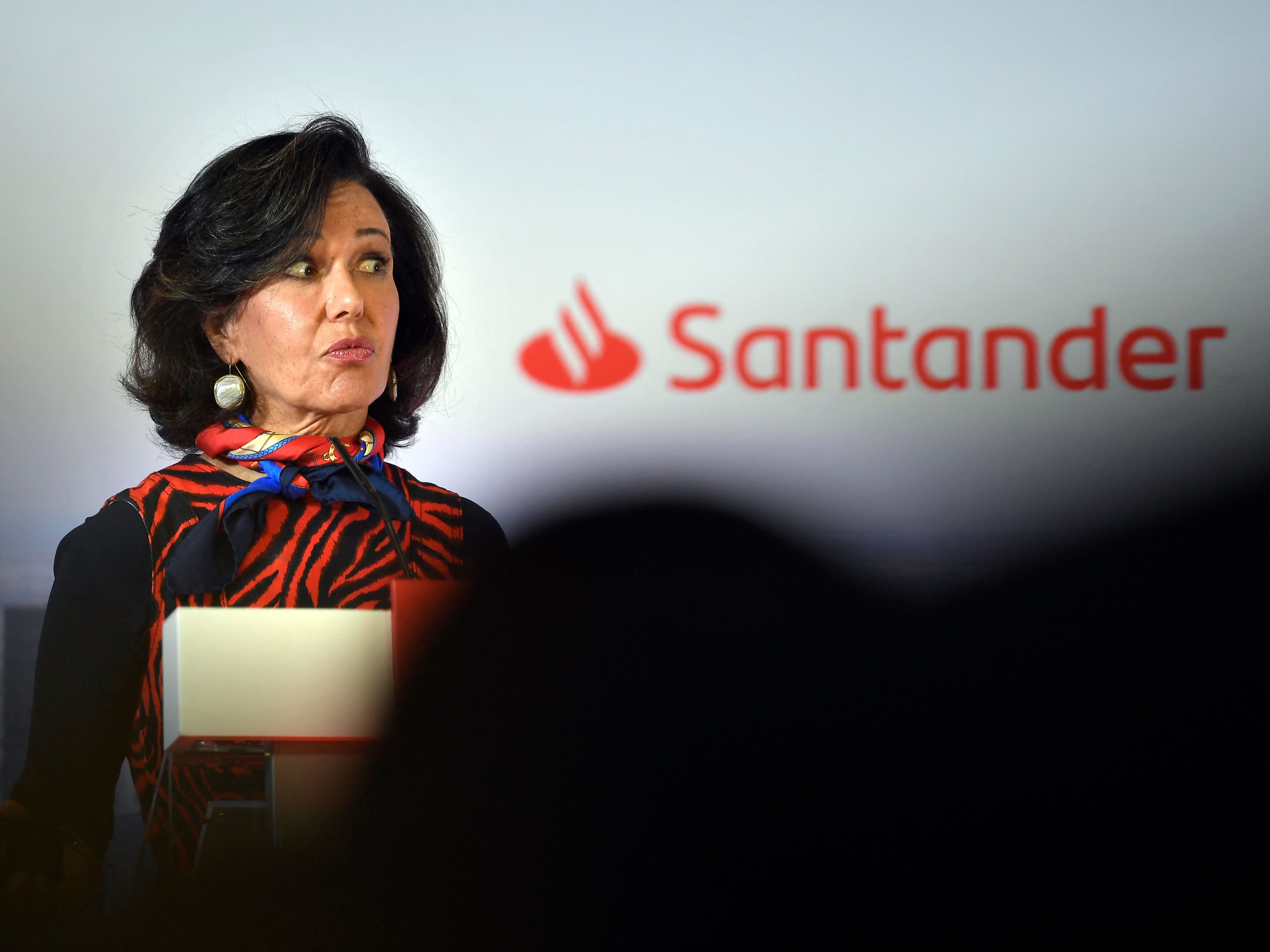 Spanyol Tarik Pajak Rezeki Nomplok Bank dan Perusahaan Energi