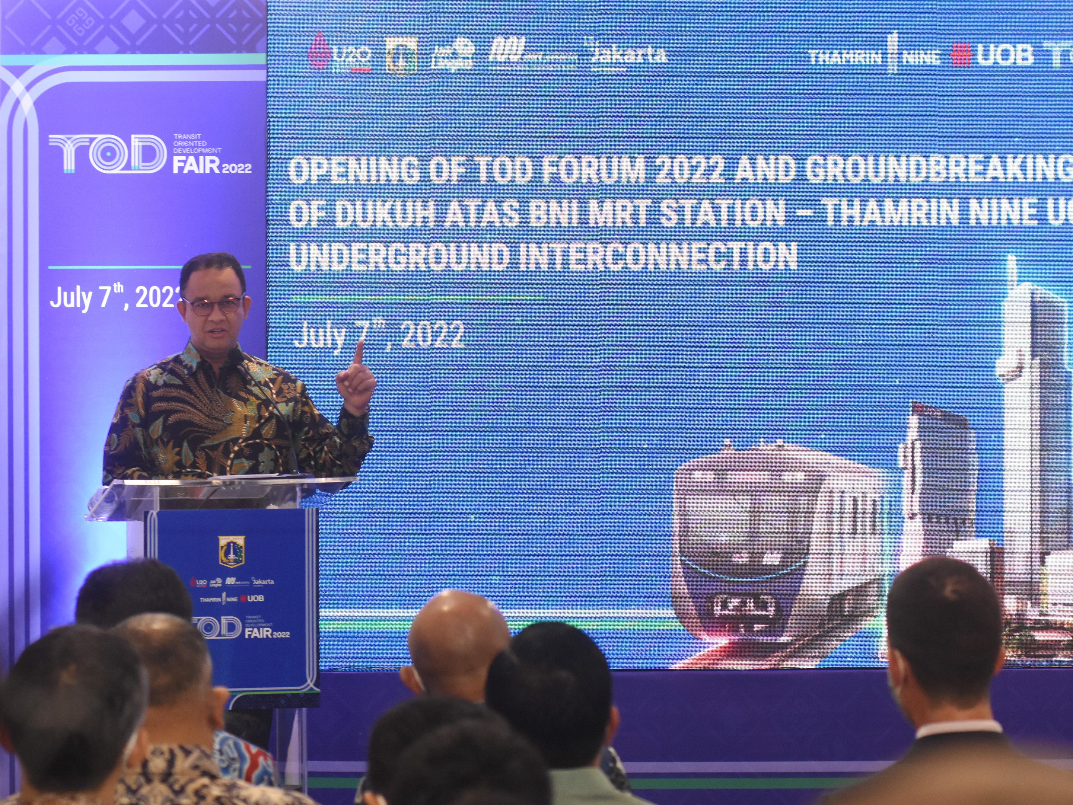 Anies Apresiasi Petani Anggur Manfaatkan Lahan Terbengkalai di Jakut