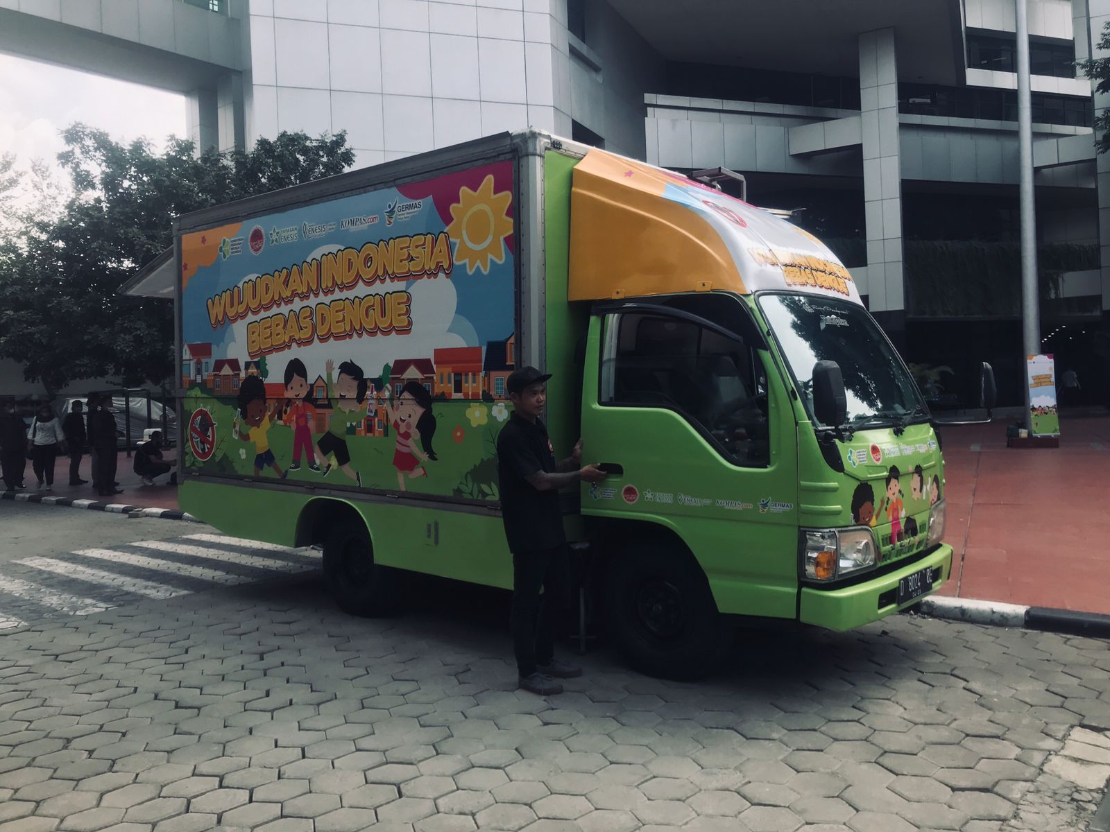 Mobil Edukasi Keliling Enesis.