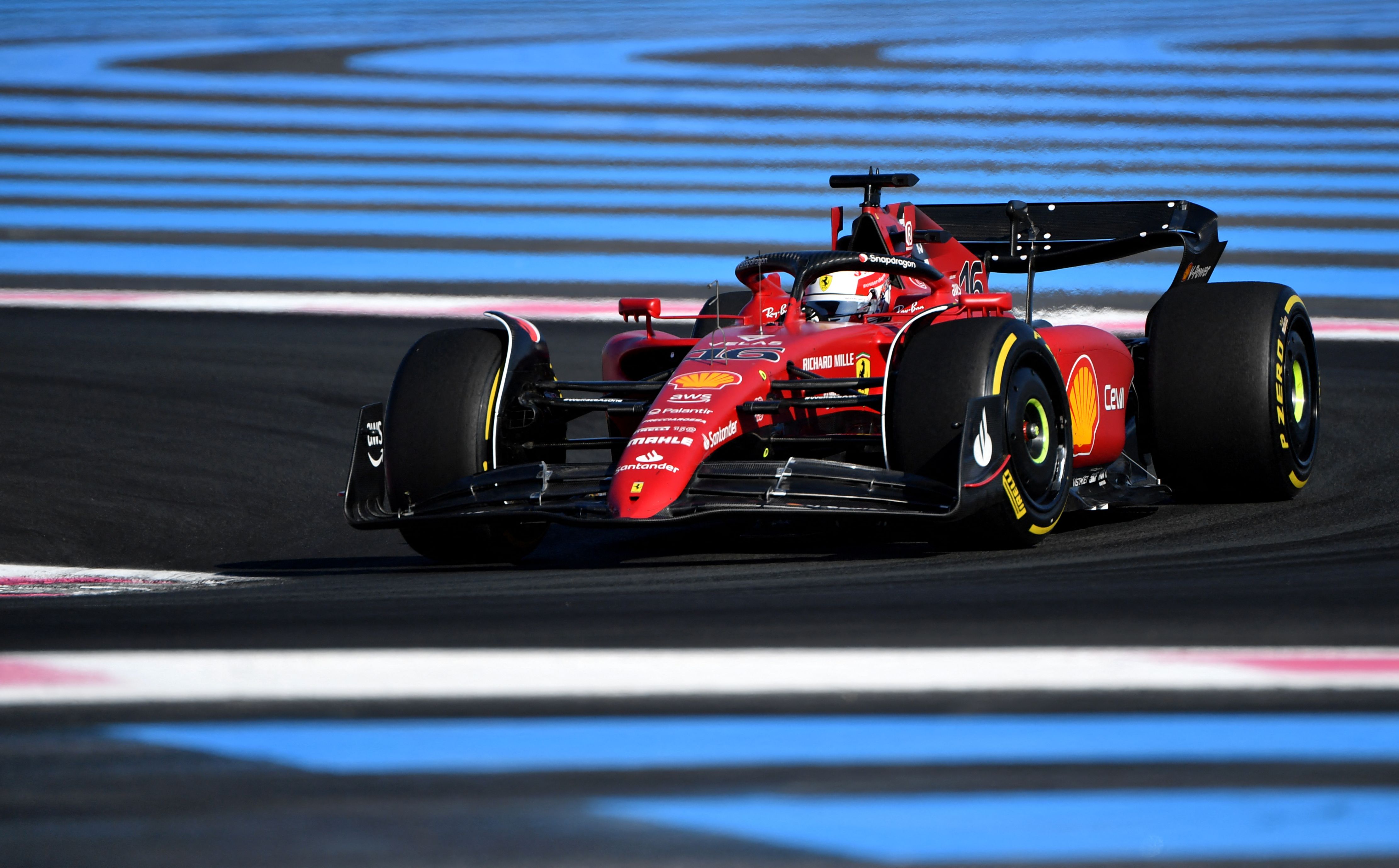 Pembalap Ferrari Charles Leclerc