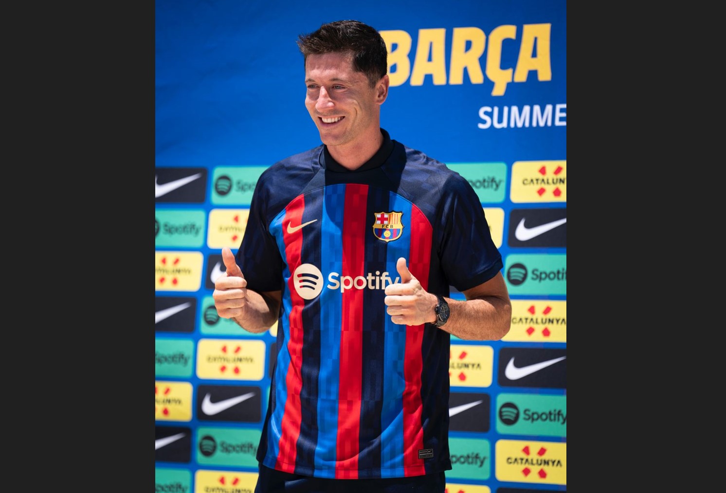 Diperkenalkan Sebagai Pemain Barcelona, Lewandowski Tegaskan Masih Haus Kesuksesan