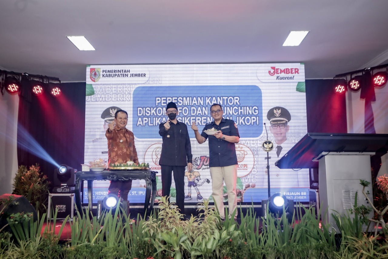 Bupati Jember Hendy Siswanto meresmikan kantor Dinas Komunikasi dan Informatika, sekaligus meluncurkan aplikasi J-Kopi