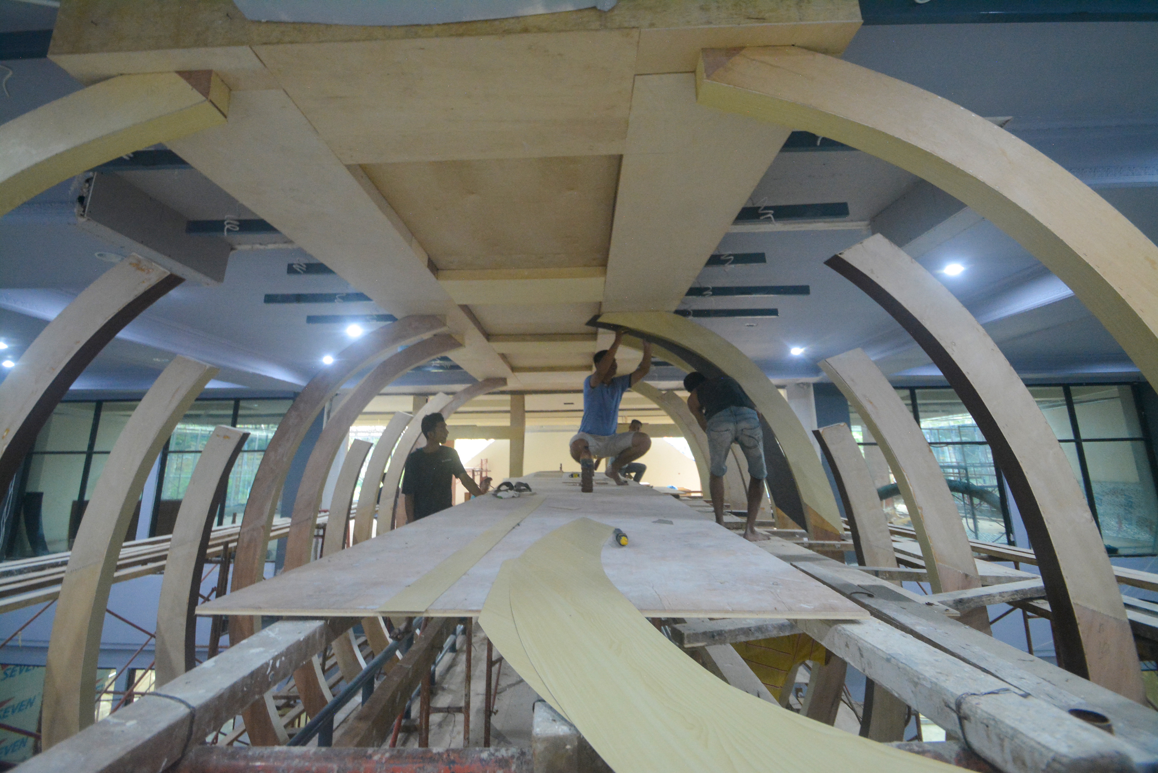 Viral Ajakan untuk Padang Fashion Week di Trotoar