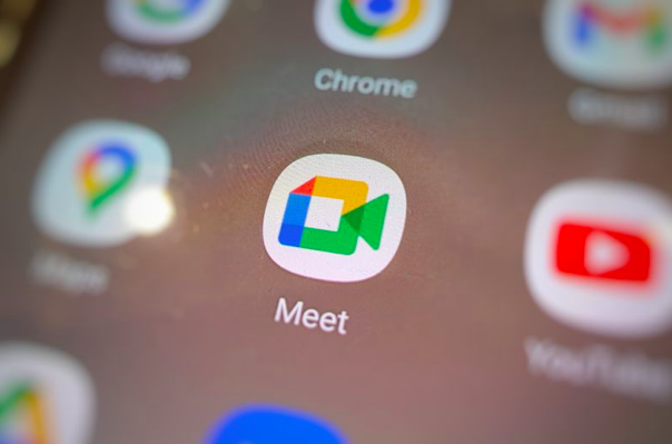 Ilustrasi. Aplikasi Google Meets terpasang di ponsel pintar.