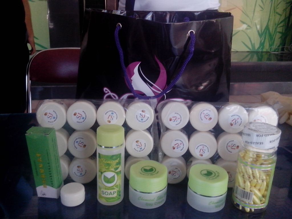 Kosmetik yang mengandung bahan berbahaya