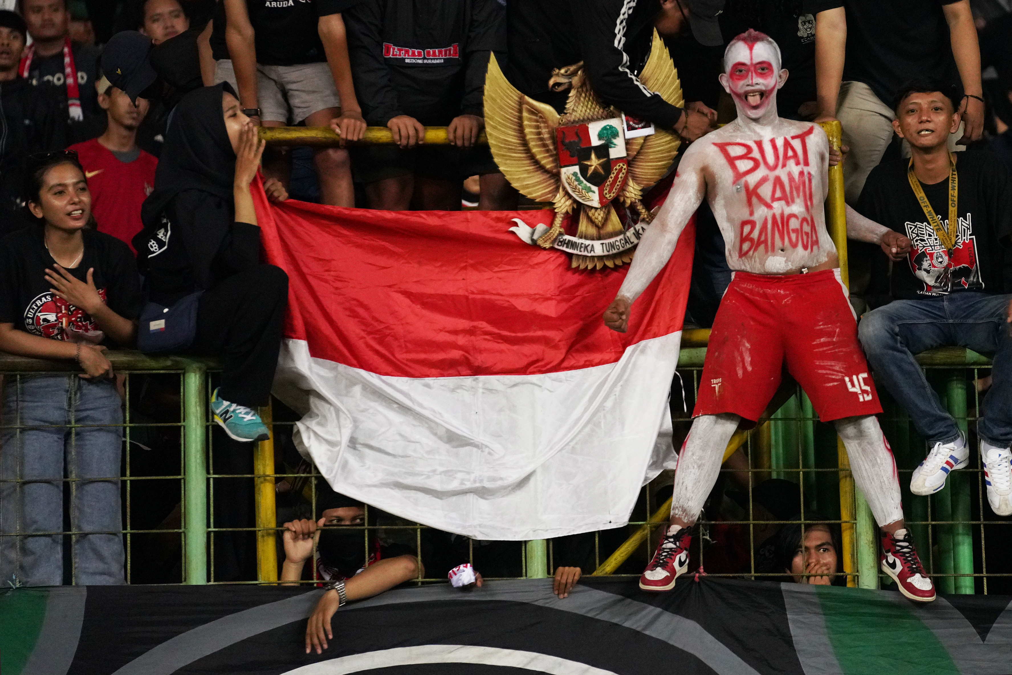 Aksi suporter Indonesia