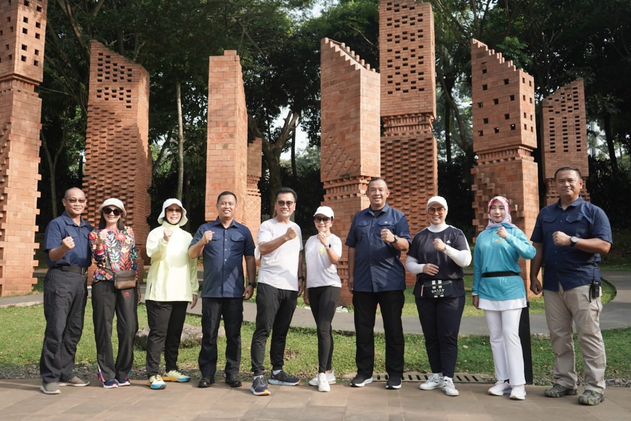 Plataran Indonesia menggelar kegiatan Olahraga Bareng Plataran dengan Pomdam Jaya di Hutan Kota by Plataran Jakarta, Sabtu (30/7).